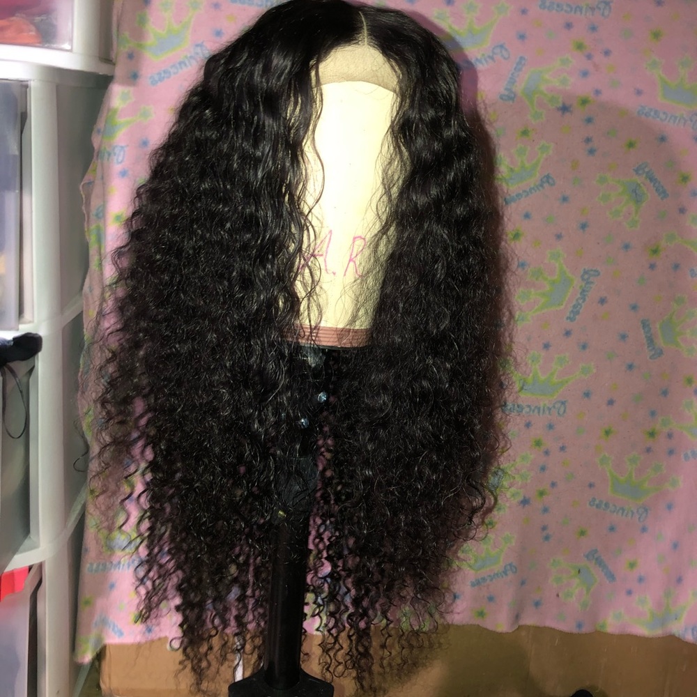 Wig Constructor/ Brooklyn hairstylist. DO NOT BUY!